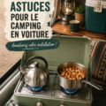 Une voiture garée dans la nature prête pour le camping, avec des équipements de plein air visibles.
