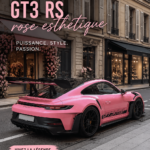 Porsche GT3 RS rose sous un éclairage naturel, mettant en avant son design élégant.