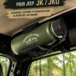 Un porte-bouteille élégant installé dans un Jeep Wrangler.