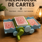 Un shuffler de cartes 3D en action, prêt à mélanger des cartes pour une partie de jeu en famille ou entre amis.