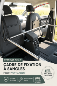 Vue d'intérieur d'un VW Caddy bien organisé avec accessoires de rangement.