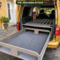 Rangement pratique dans une voiture bien organisée avec des accessoires adaptés au quotidien